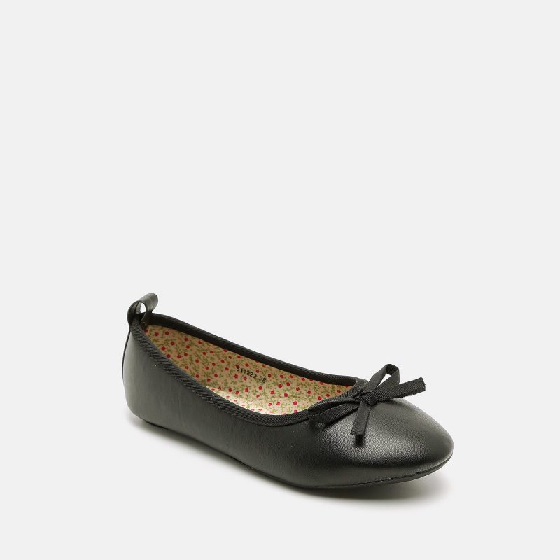 נעל סגורה שטוחה גדולים